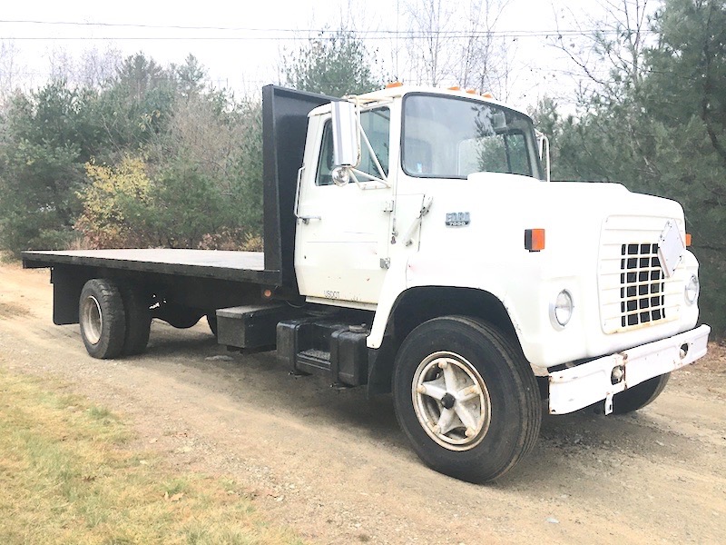 1982 FORD L7000 FLATBED