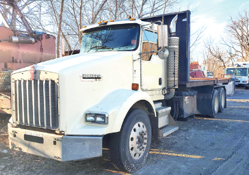 2004 KENWORTH T300