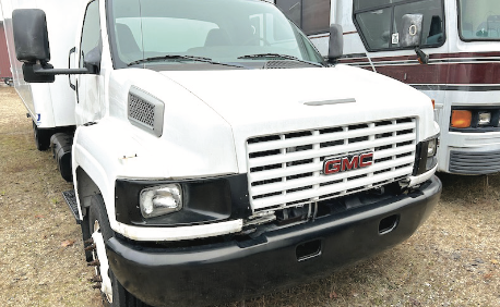 2004 GMC 5500 CAB & CHASSIS