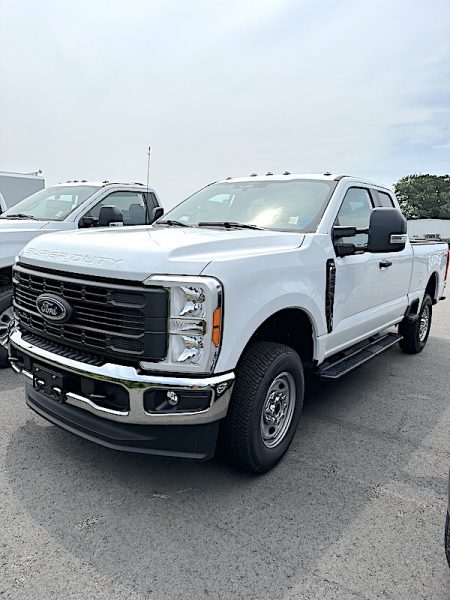 NEW 2022 FORD F-350 4X4,