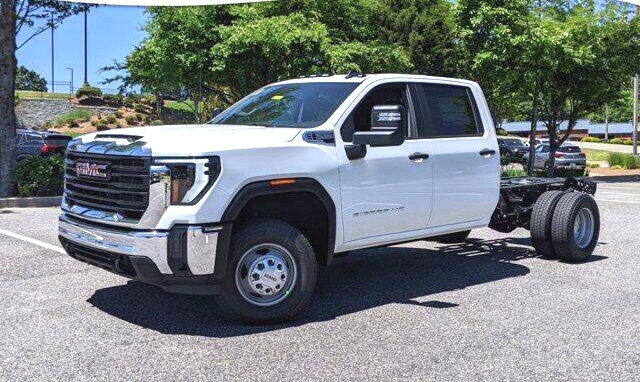 2024 GMC SIERRA 3500 CREW CAB & CHASSIS