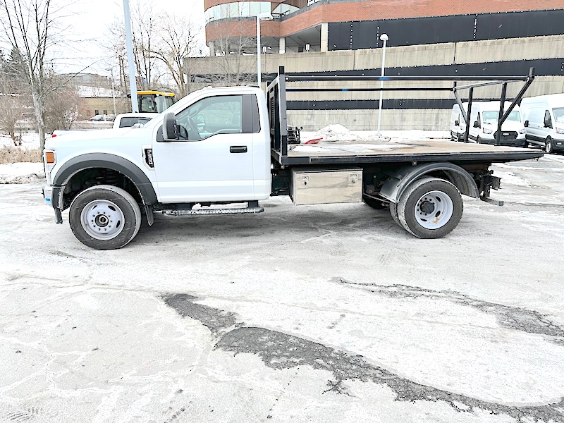 FORD F600 FLATBED