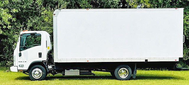 2015 ISUZU NPR 18’ BOX TRUCK