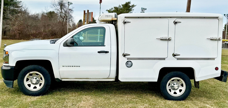 2018 CHEVY 1500 4X4 W/8’ REEFER BODY 2018 CHEVY 1500 4X4 W/8’ REEFER BODY