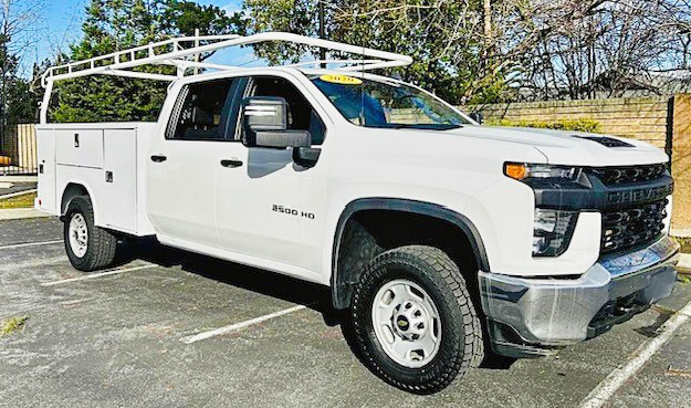 2020 CHEVY 2500 HD CREW CAB WITH 8’ UTILITY BODY
