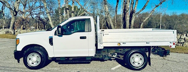 2017 FORD F250 SD 8’ ALUMINUM FLATBED W/FOLD-DOWN SIDES