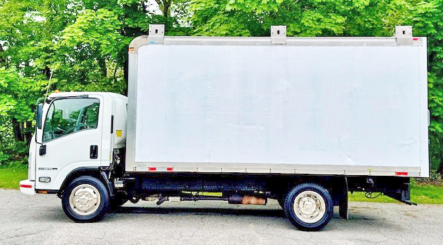 2015 ISUZU NPR HD 16’ BOX