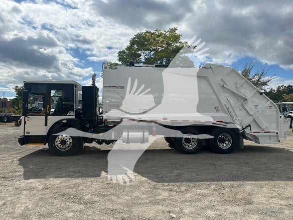 2023-DENNIS-EAGLE-PROVIEW-stk322141-3 2023-DENNIS-EAGLE-PROVIEW-stk322141-3