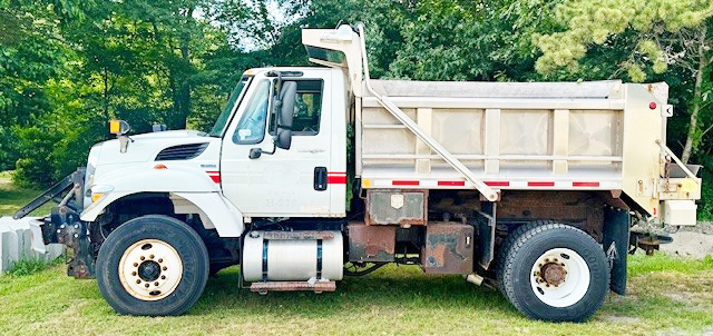 2009 INTERNATIONAL DUMP