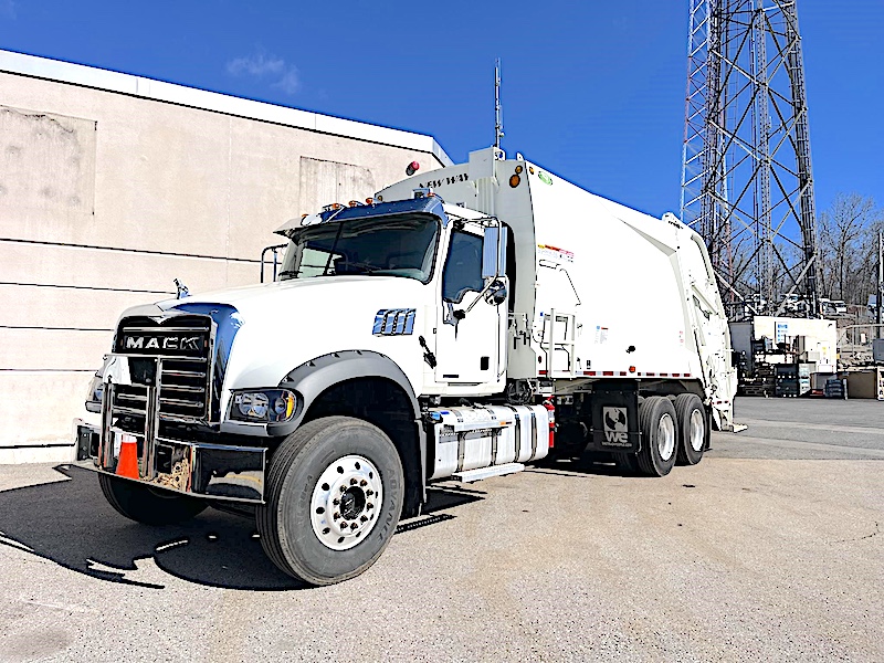 2023 MACK GRANITE 64FR GARBAGE TRUCK