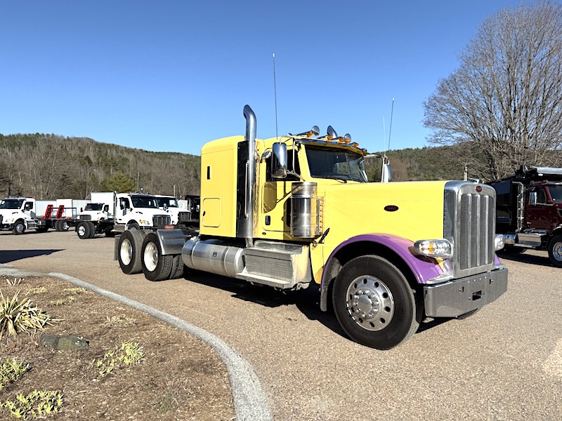 2023 PETERBILT 389