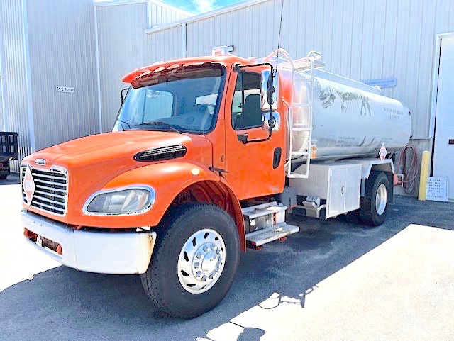2004 FREIGHTLINER M2 2004 FREIGHTLINER M2