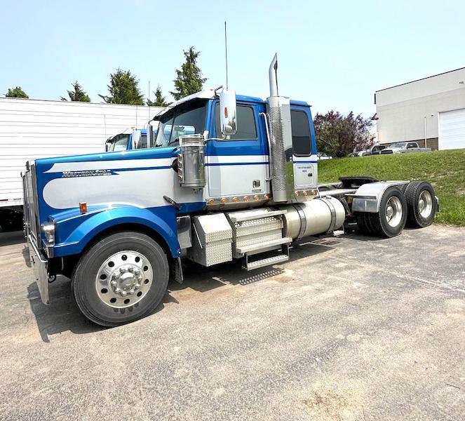 2019 WESTERN STAR 4900EX.