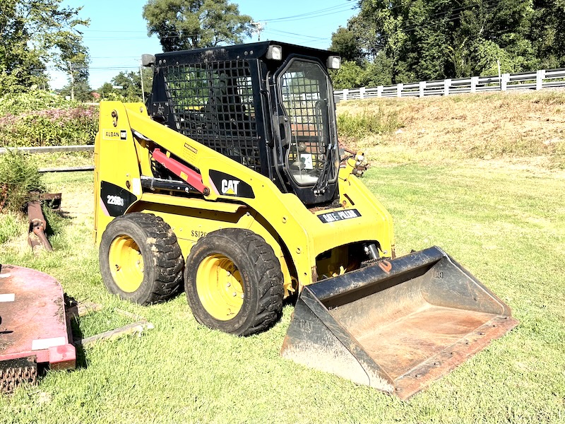 CAT Skidsteer