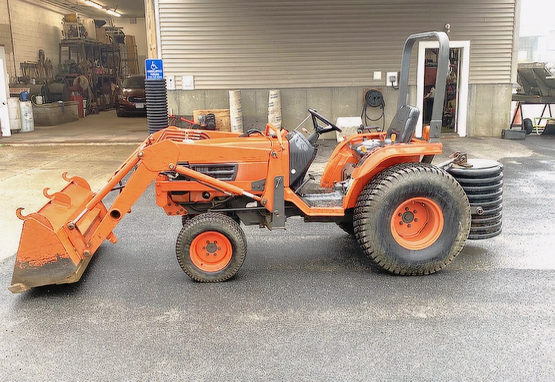 KUBOTA B2710