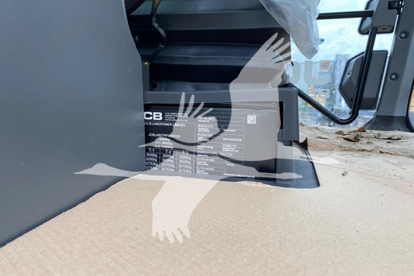 2024-JCB-FASTRAC-8330-stkEQ0315633-6 2024-JCB-FASTRAC-8330-stkEQ0315633-6