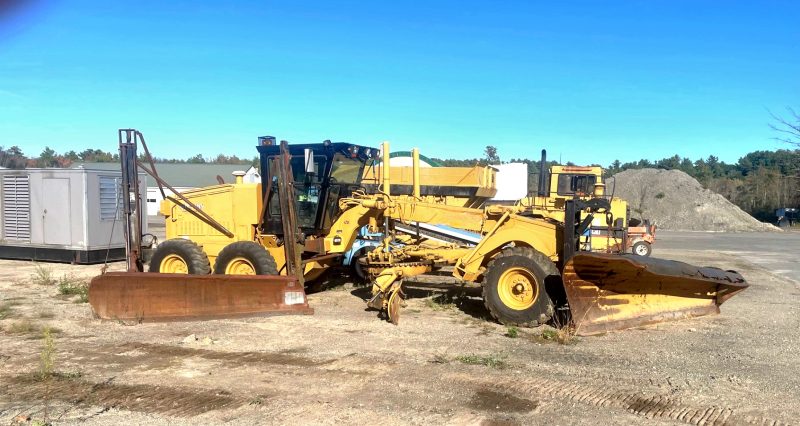 1998 CHAMPION MOTOR GRADER 720A