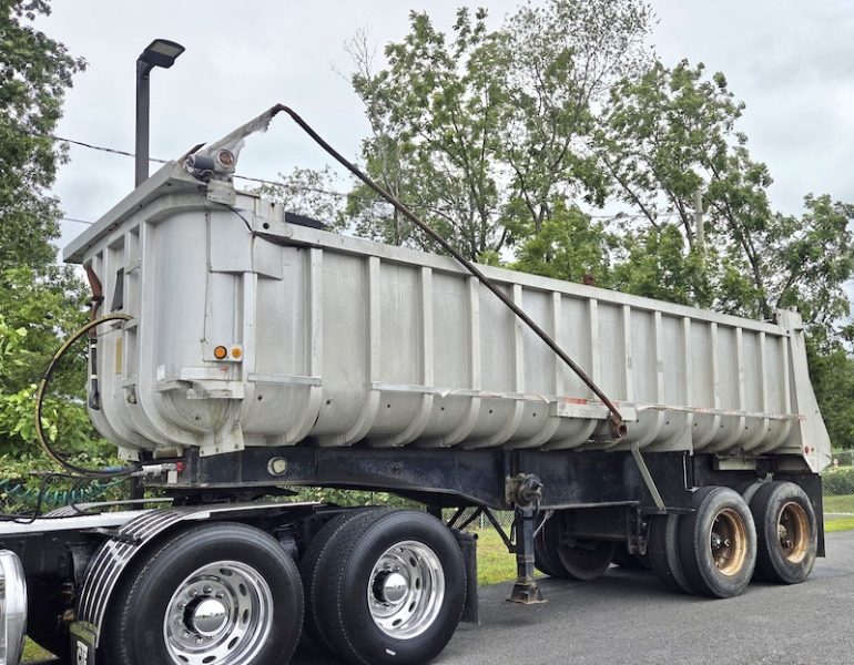 1984 FRUEHAUF 26’ ALUMINUM DUMP TRAILER