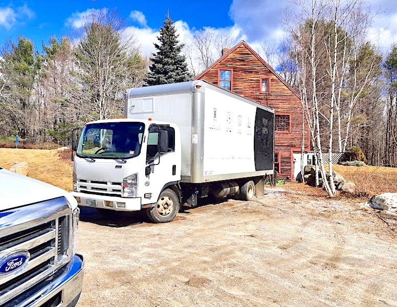 2013 ISUZU 18’ VAN BODY