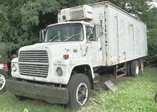 1989 FORD L9000 INSULATED BOX TRUCK