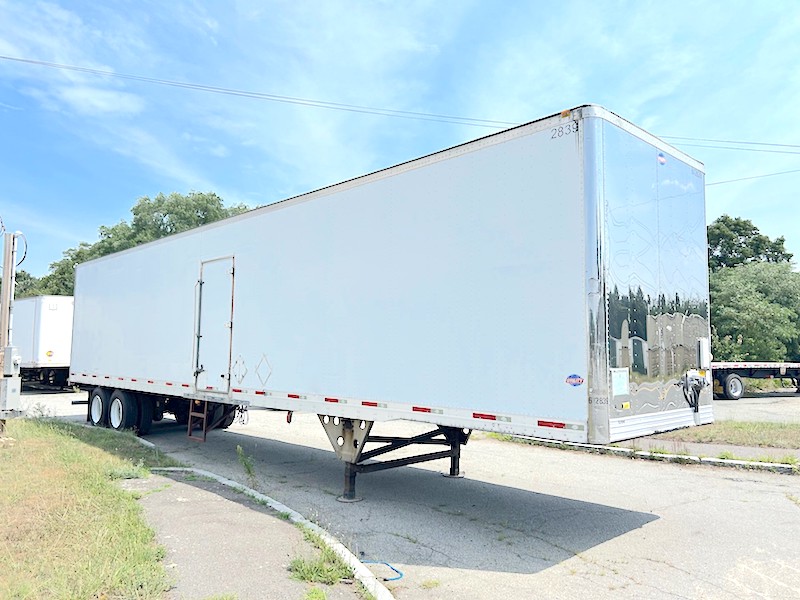 2009 UTILITY 48’ X 102” VAN.