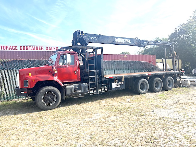 2001 INTERNATIONAL MATERIAL HANDLER