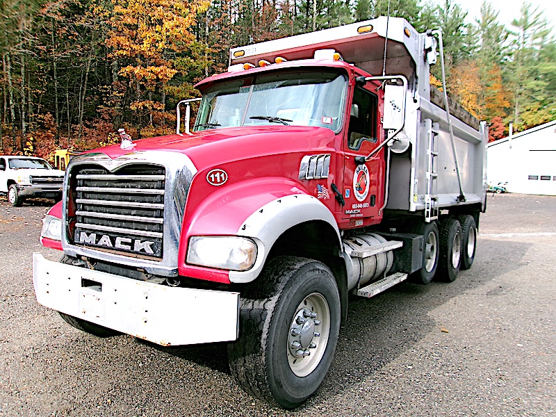 2007 Mack CTP 713 TRI-AXLE DUMP TRUCK 2007 Mack CTP 713 TRI-AXLE DUMP TRUCK