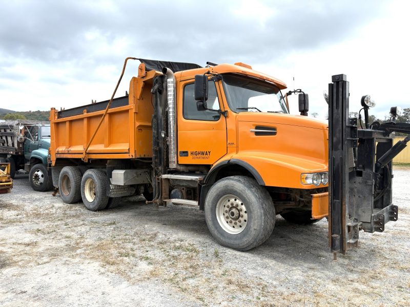2007 VOLVO 10 WHEEL DUMP