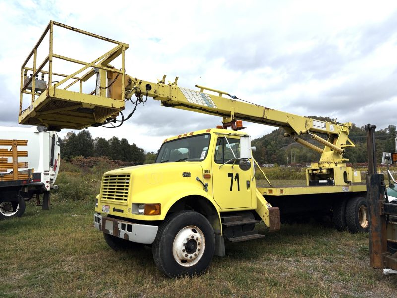 1998 INTERNATIONAL 4700