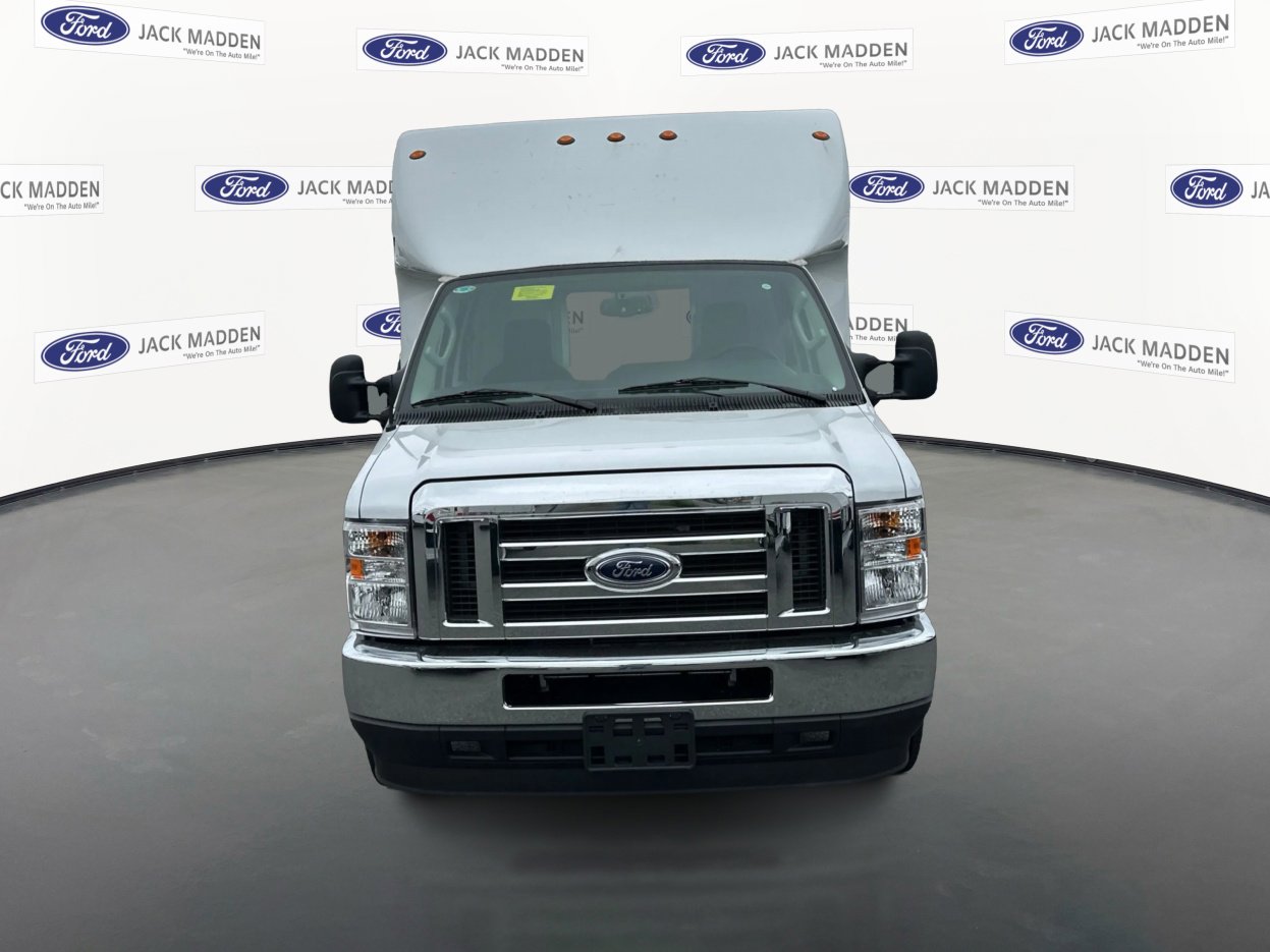 2025-Ford-E-Series-Cutaway-stk23914-2 2025-Ford-E-Series-Cutaway-stk23914-2