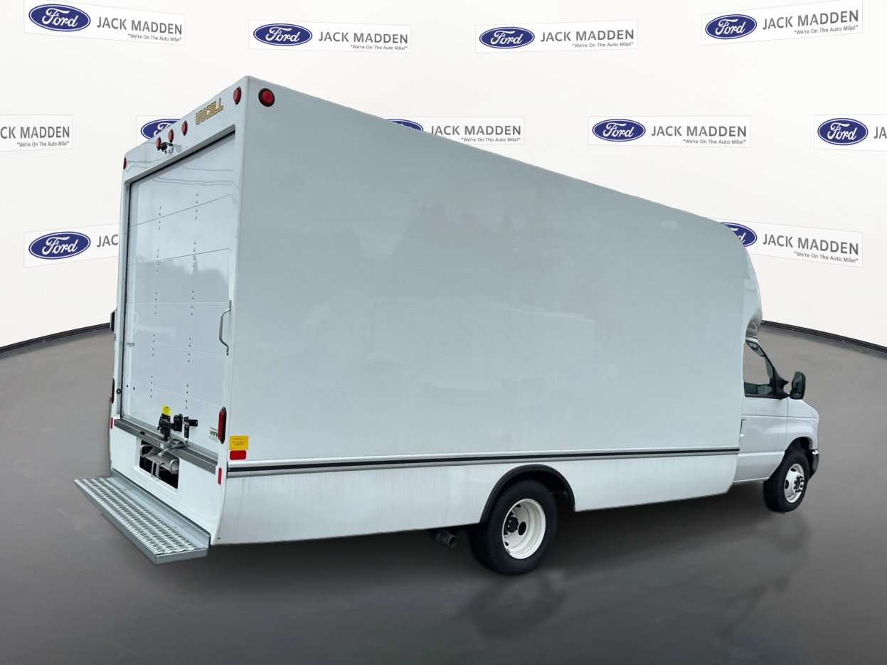 2025-Ford-E-Series-Cutaway-stk23914-4 2025-Ford-E-Series-Cutaway-stk23914-4