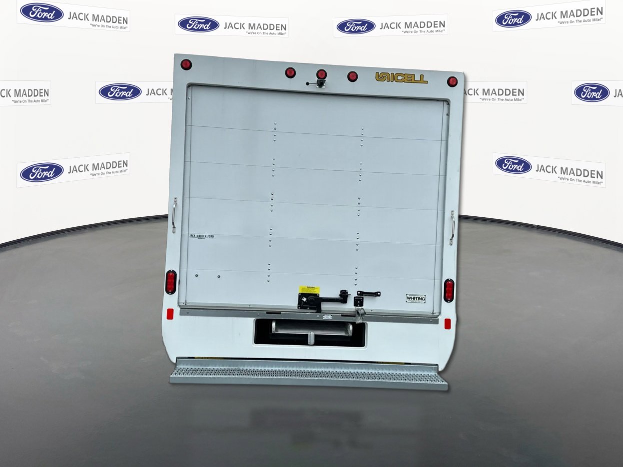 2025-Ford-E-Series-Cutaway-stk23914-5 2025-Ford-E-Series-Cutaway-stk23914-5