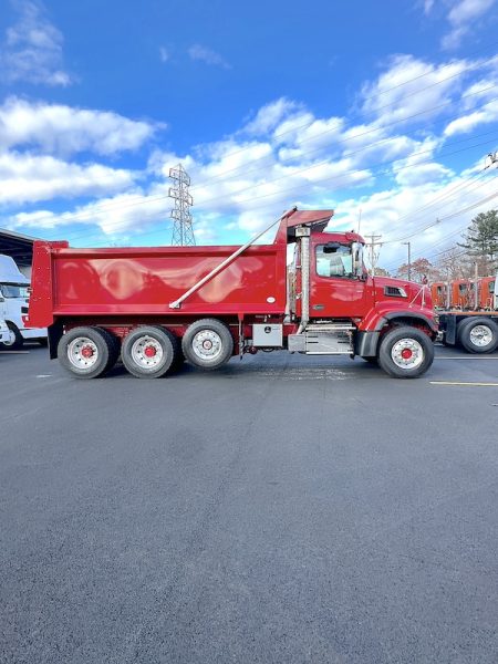 2026 VOLVO VHD84F300-D13