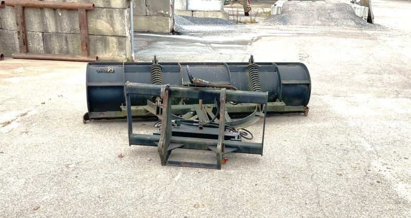 HENKE 10’ POWER ANGLE PLOW