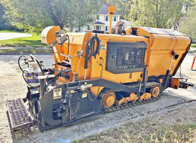 2020 LEEBOY 5300 PAVER
