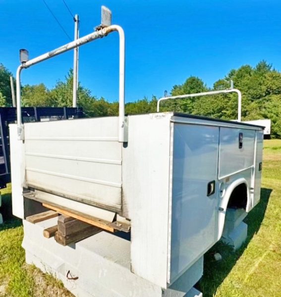 2018 KNAPHEIDE 8’ SINGLE REAR WHEEL UTILITY BODY