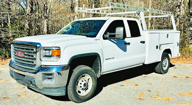 2017 GMC SIERRA 2500 HD DOUBLE CAB 8’ UTILITY 4X4