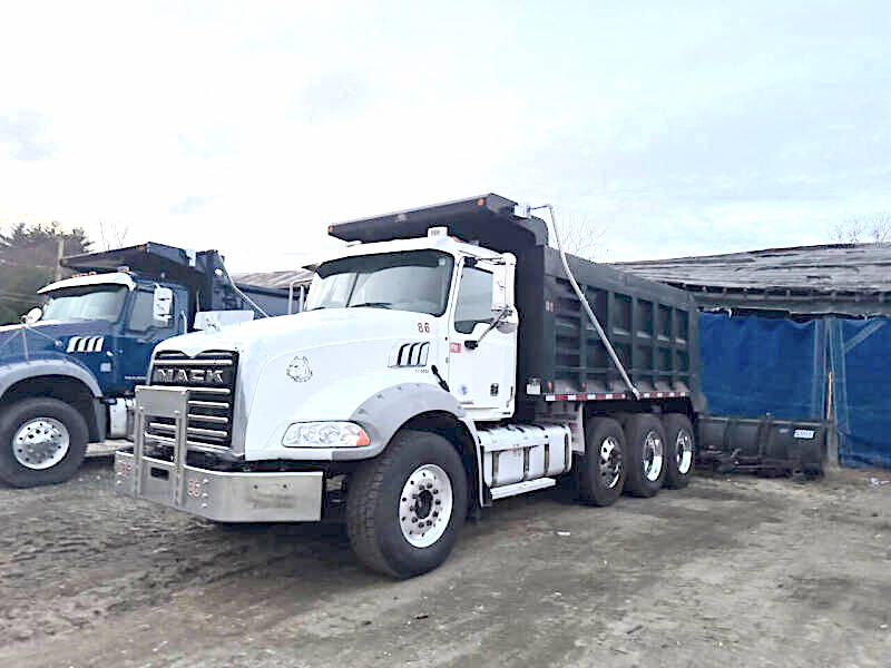 2016 MACK GU813