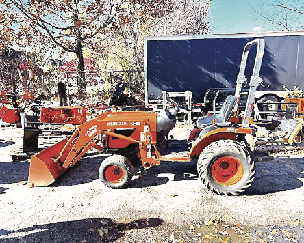 KUBOTA B2320 TRACTOR LOADER