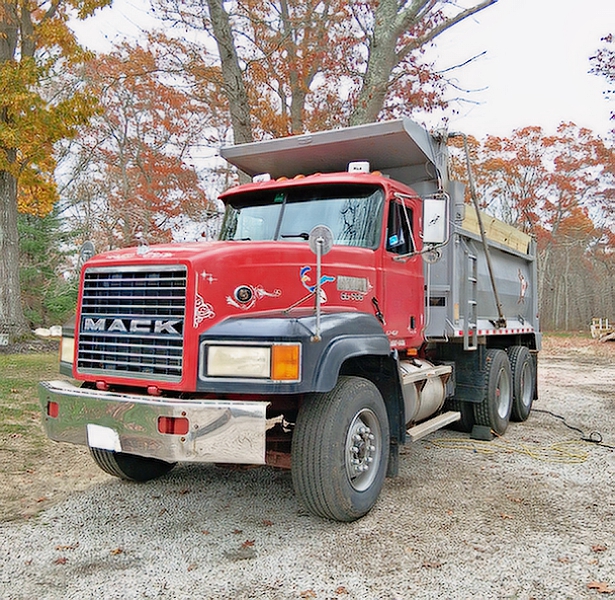 1999 MACK CV700 DUMP