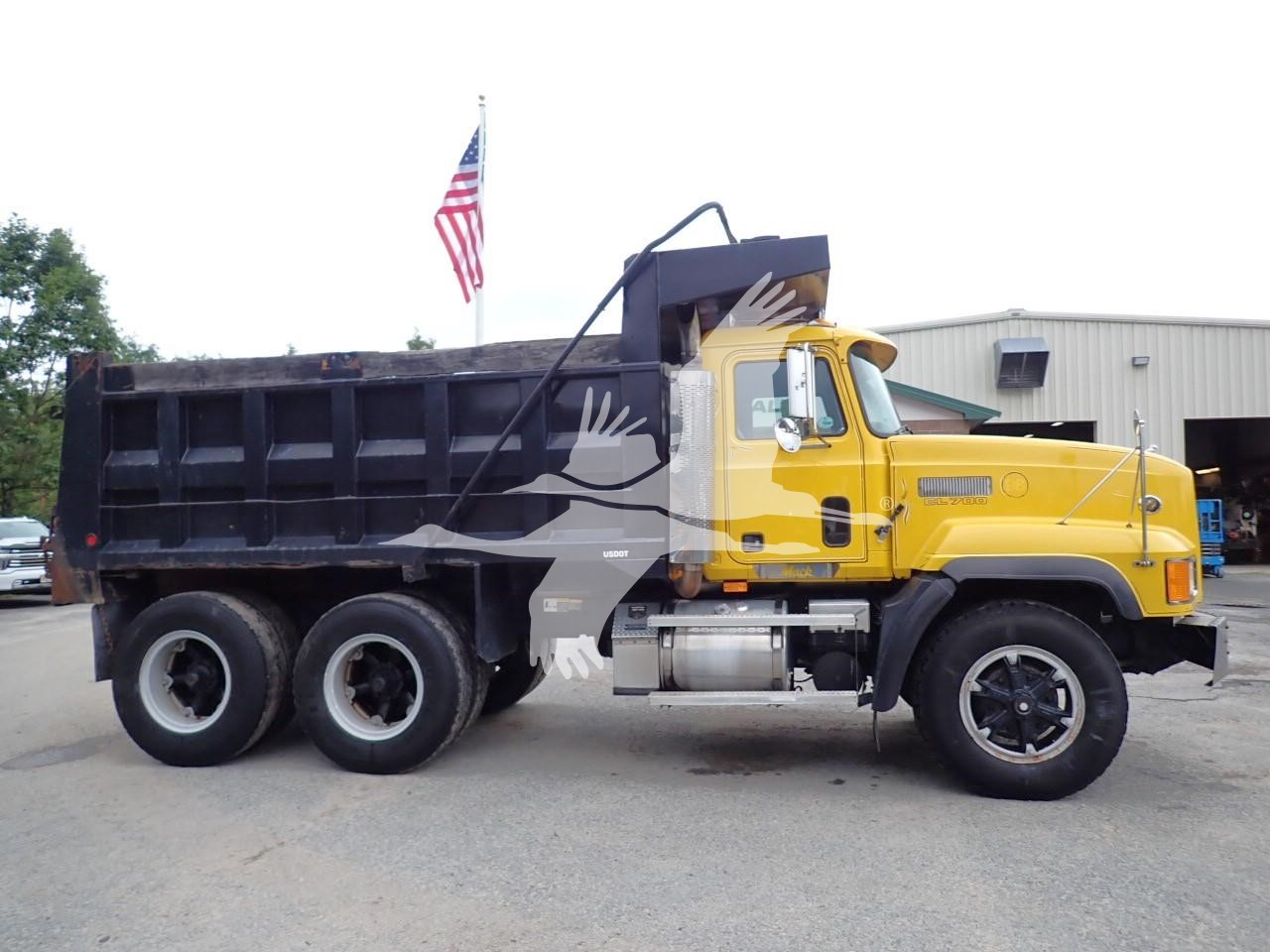 1998-MACK-CL713-TK895-1 1998-MACK-CL713-TK895-1