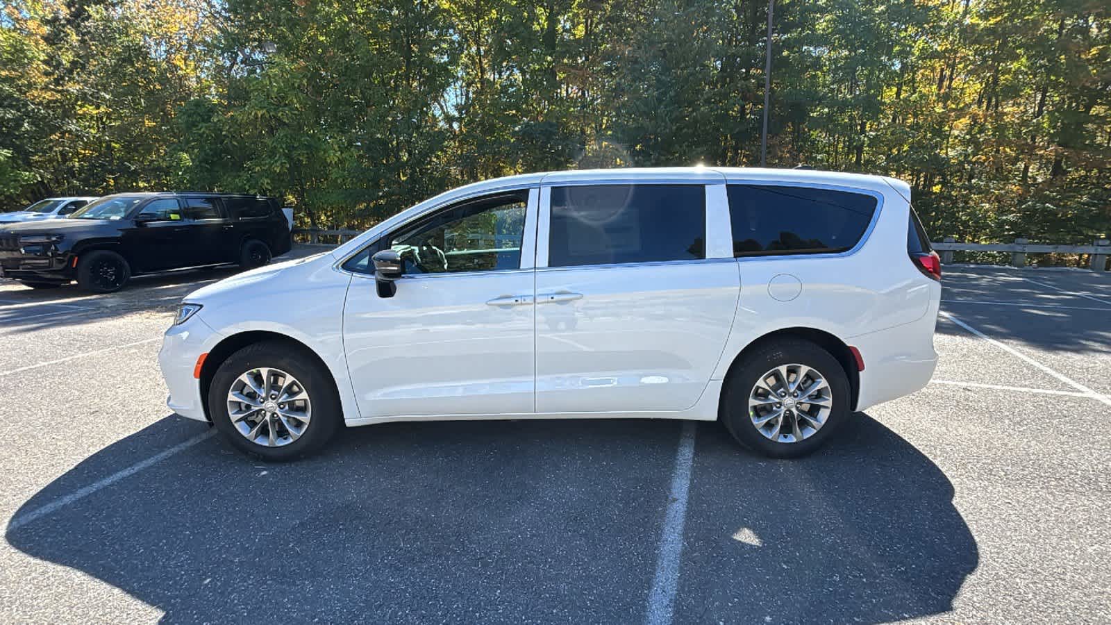 2026-Chrysler-Pacifica-260022-1 2026-Chrysler-Pacifica-260022-1