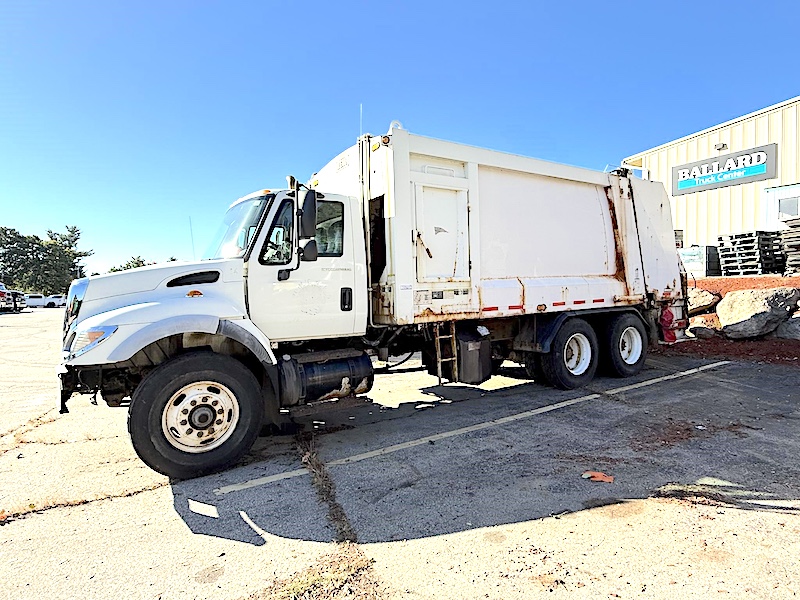 2007 INTERNATIONAL WORKSTAR 7400 GARBAGE TRUCK