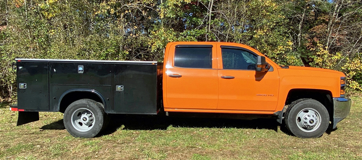 2017 CHEVY SILVERADO 3500 HD CREW CAB 4X4 9’ UTILITY