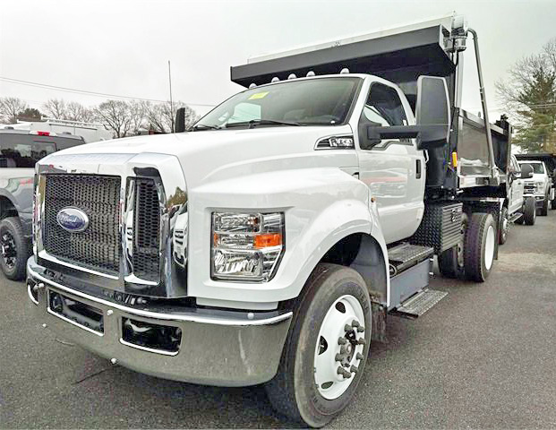 2025 FORD F650