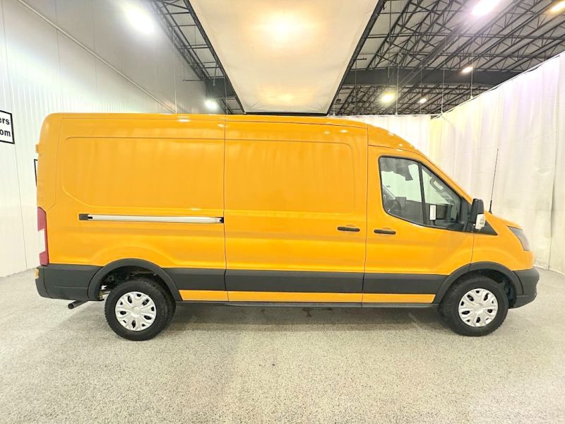 2025 FORD T250 CARGO VAN