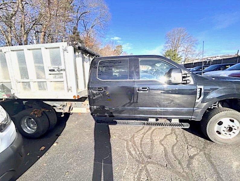 2022 FORD F350 CREW LANDSCAPER