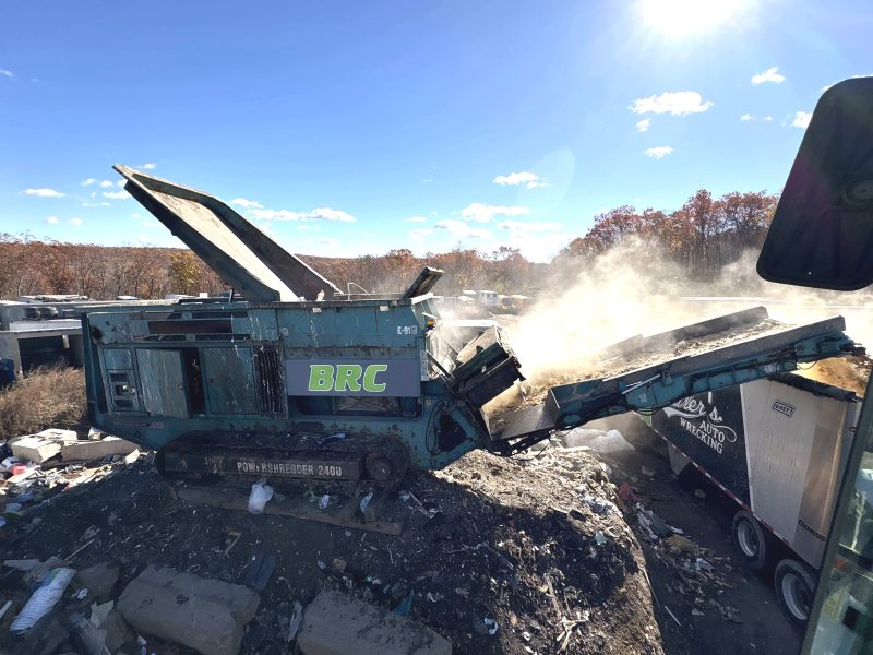 2006 POWERSCREEN 2400 TWIN SHAFT SHREDDER  FOR VOLUME REDUCTION