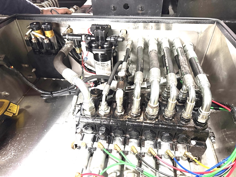 Noreaster Fabrications Custom Central Hydraulic System