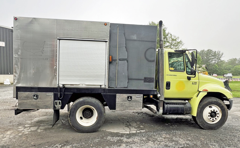 2004 SECA 800-HPR JET TRUCK